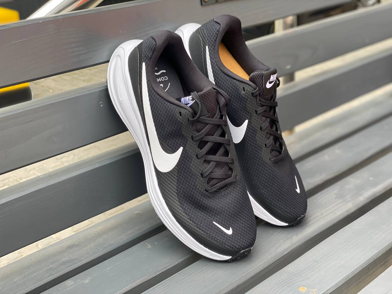 Nike Revolution 8