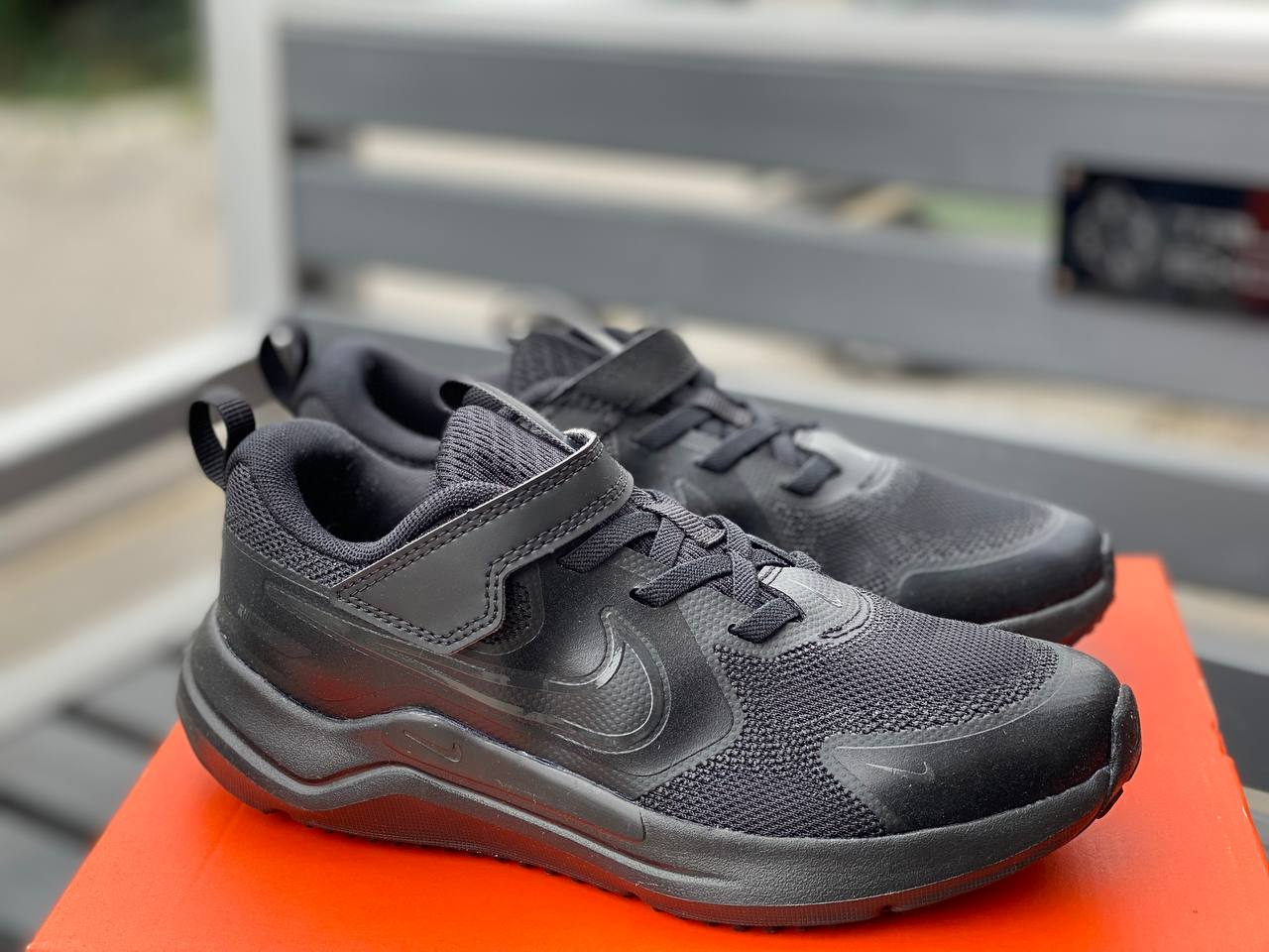 Nike Cosmic Runner