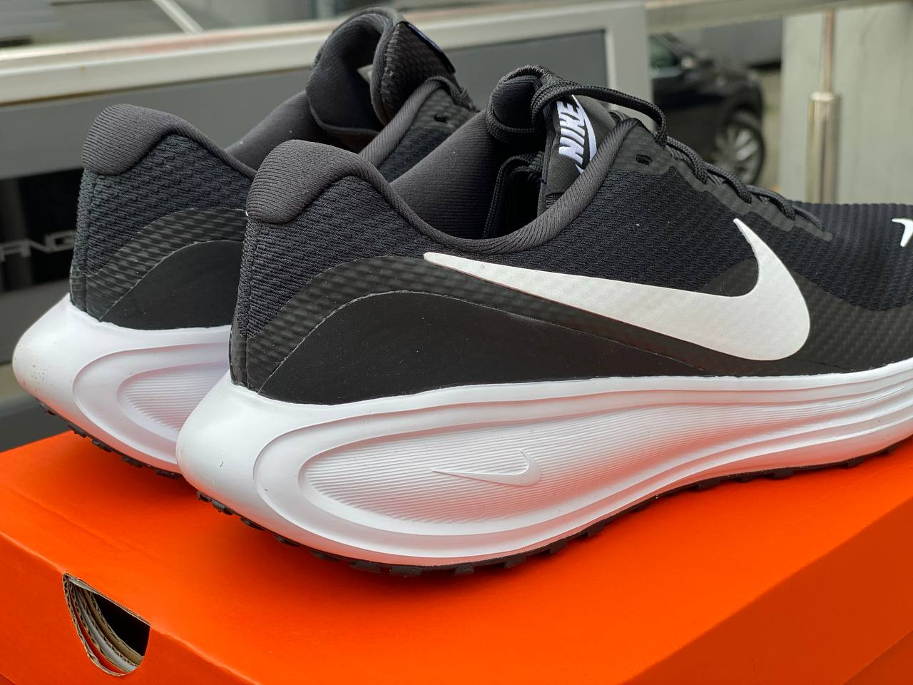 Nike Revolution 8