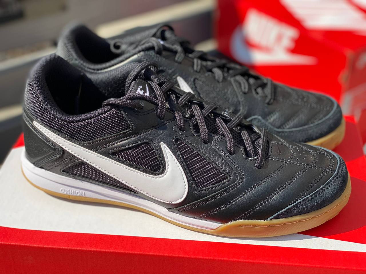 Nike Gato