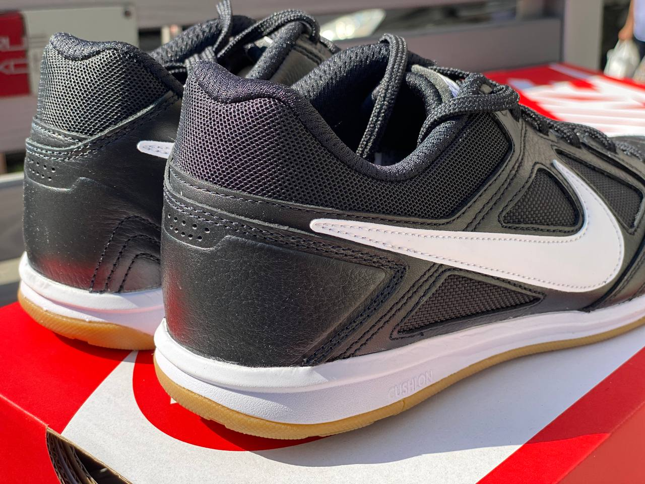 Nike Gato