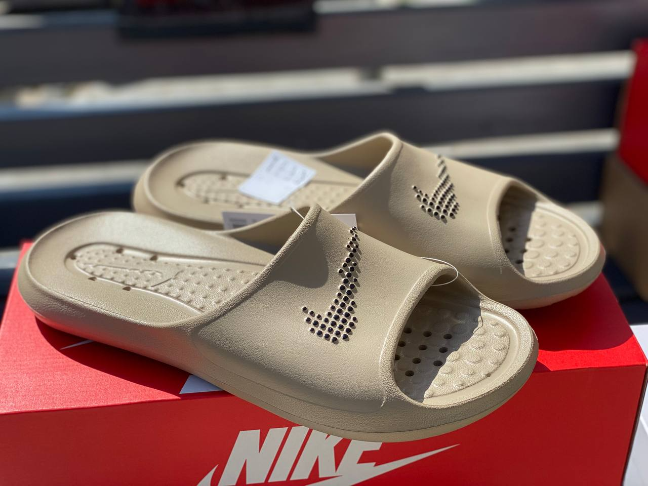 Nike Victori