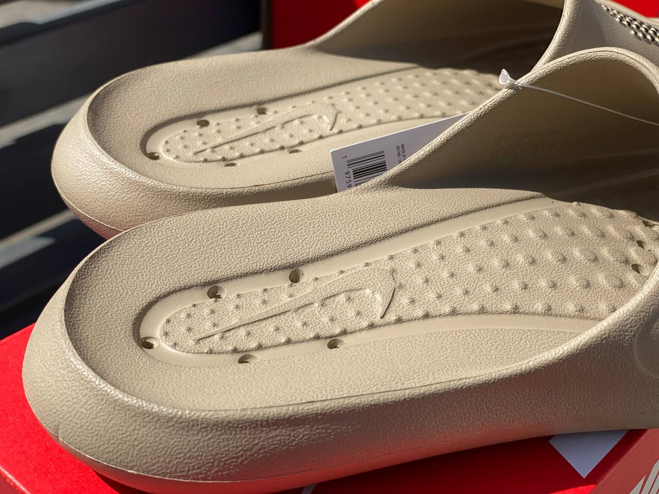 Nike Victori